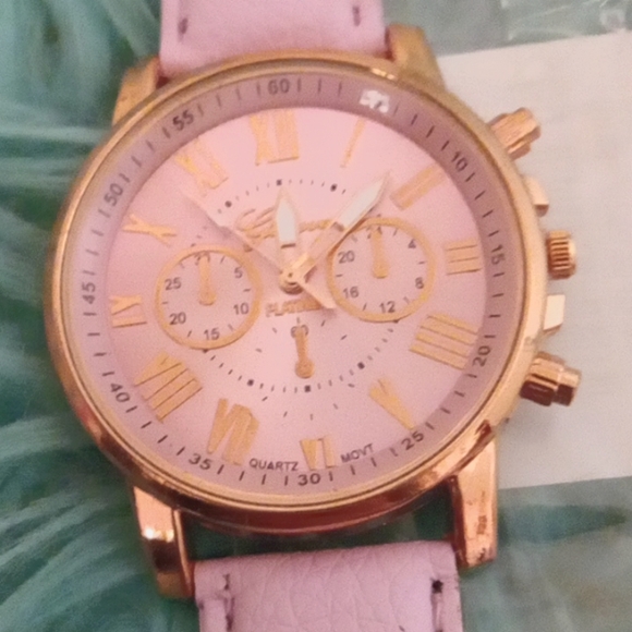 Two watches ⌚ for child or adult lady's - Picture 3 of 12